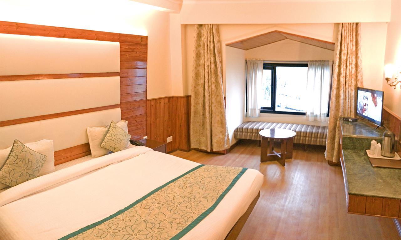 Royal Jardin Whistling Pines Resort Shimla Eksteriør bilde