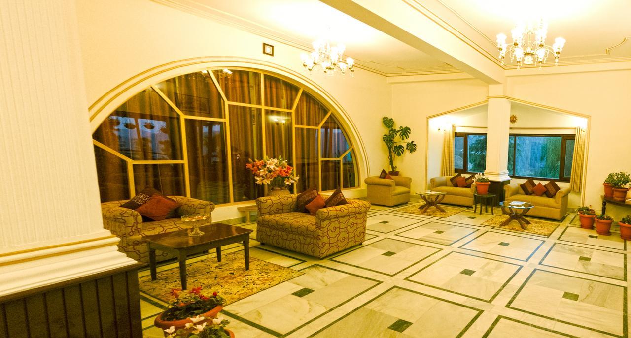 Royal Jardin Whistling Pines Resort Shimla Eksteriør bilde