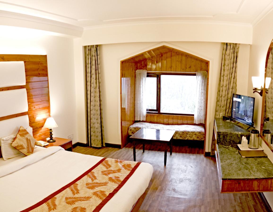 Royal Jardin Whistling Pines Resort Shimla Eksteriør bilde