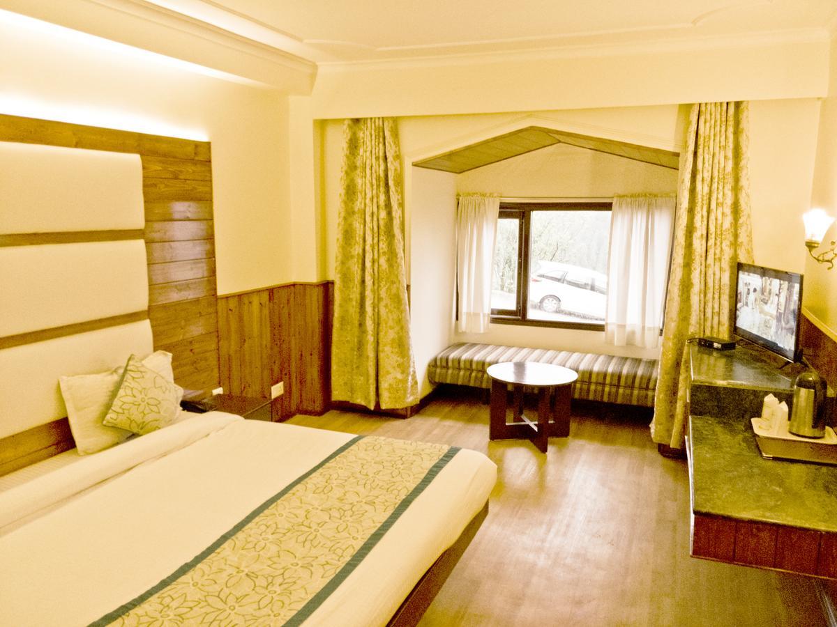 Royal Jardin Whistling Pines Resort Shimla Eksteriør bilde