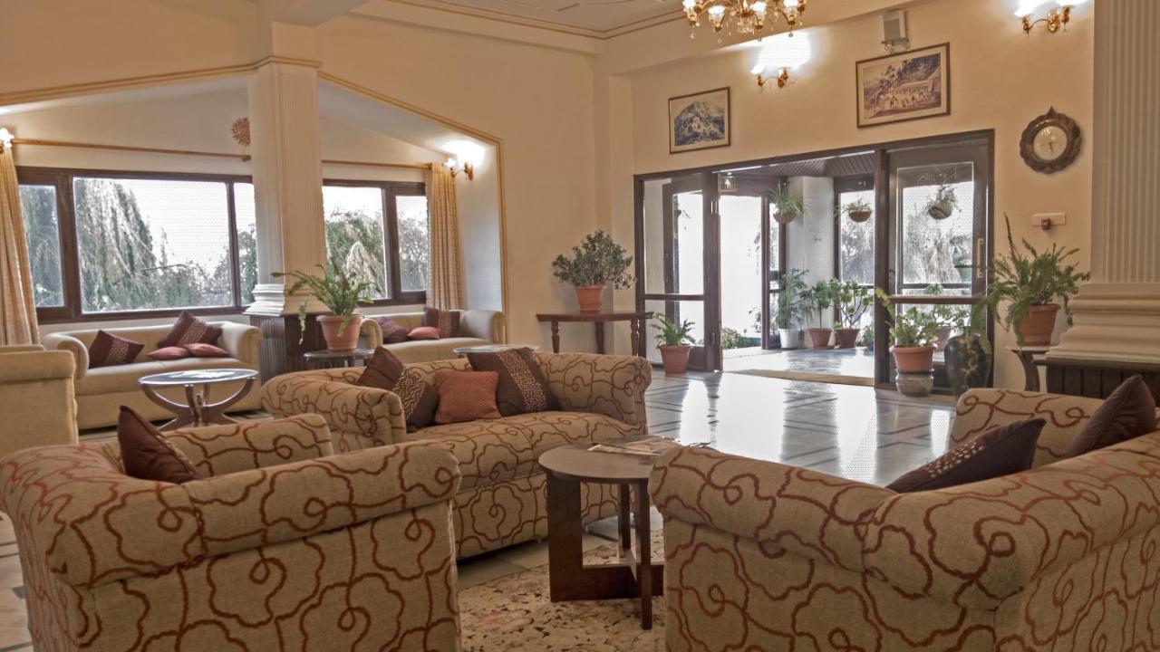 Royal Jardin Whistling Pines Resort Shimla Eksteriør bilde